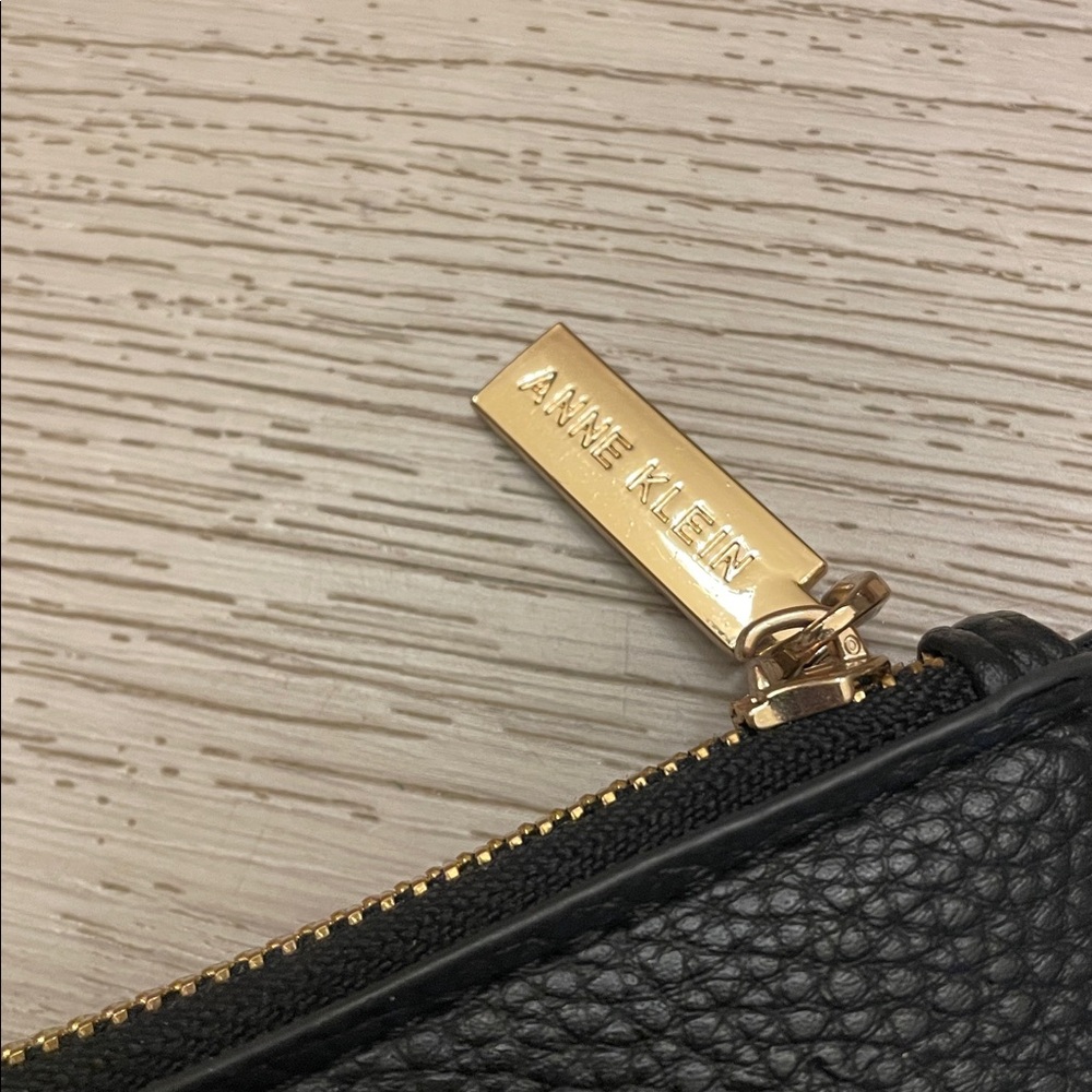 Anne Klein Slim Wallet - Picture 3 of 8